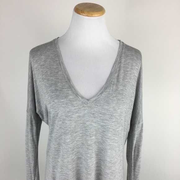 Vince. Long sleeve v-neck tee Sz Medium.🧡🤍 - Picture 2 of 8